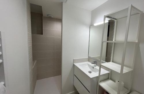 Ouistreham Apartamento | Riva, Appt rénové dans le bourg de Ouistreham