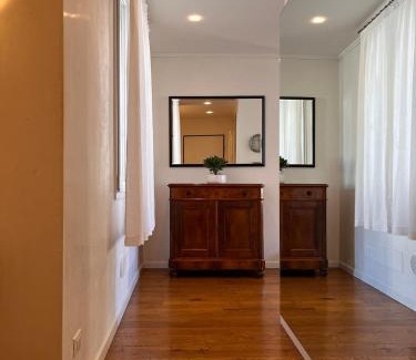 Barriera Vecchia-San Giacomo Apartamento | RivApartments2 with private parking
