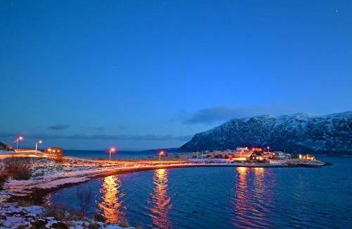 Russenes Casa | Rivdnji Holiday Home Smørfjord