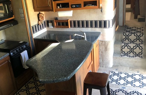 Kalifornsky Casa | River access! Clean & comfy 5th wheel, located near the famous Kenai River