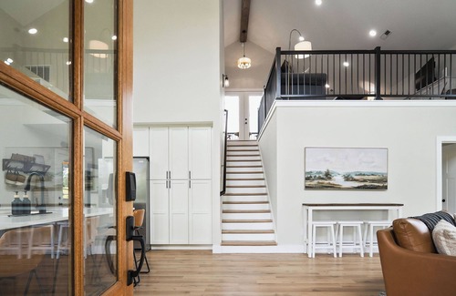 Rock Island Casa | River Access, Mountain View, Game Rm/Pet friendly!