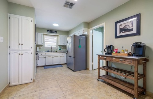 Seguin Casa | River View Staycation / FastWiFi / Firepit / ZDT Park