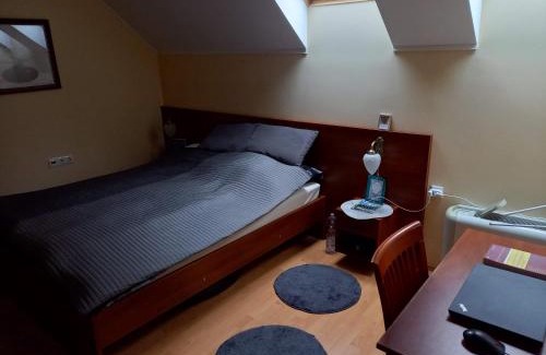 Jaszbereny Apartamento | River Apartmanház