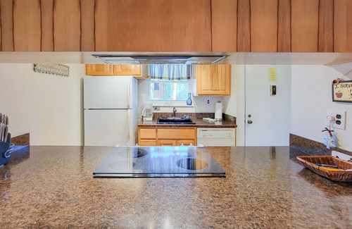 Welaka Condominio | River Bend Resort - Pool View 2BR, 2nd floor #A205
