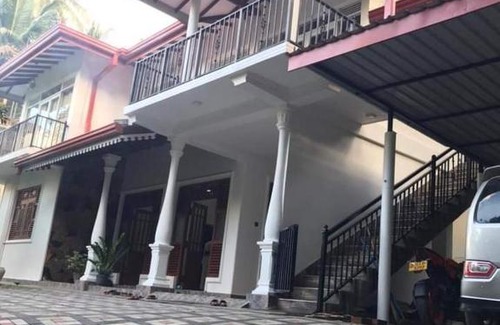 Sirimalwatta Casa | River boundary Residency