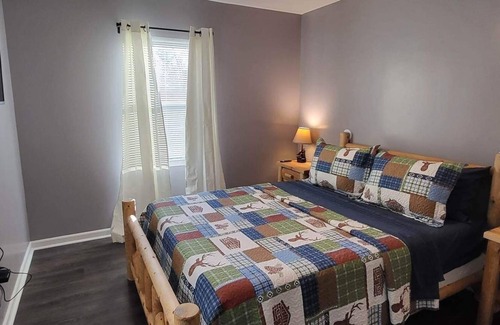 Buchanan Casa | River Cabin 1/2 mile from the James River