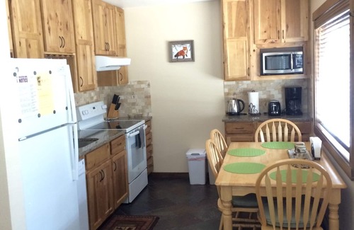 Estes Park Cabina | River Cabin: cerca del centro de la ciudad, YMCA y R. M.N. pag.