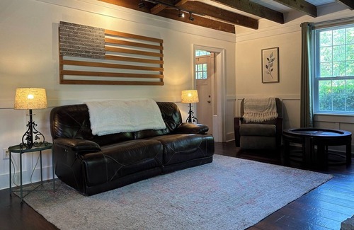 Bakerton Otro | River Chase - Historic Farmhouse on the Potomac!