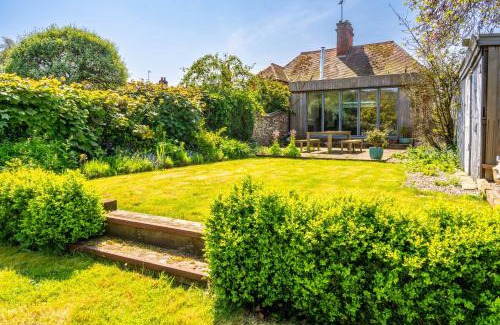 Letheringsett Casa | River Cottage by Big Skies Cottages