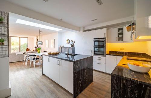 Letheringsett Casa | River Cottage by Big Skies Cottages