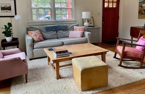 Claryville Casa | River Cottage - Cheerful cottage on a River