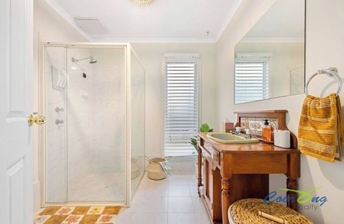 Seymour Casa | River Dais Summary: L