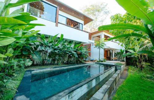 Beraban Villa | River Edge - Serene Villa in Pantai Nyanyi 7 mins to Beach