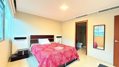 Las Peñas Apartamento | River Front 1, 4 personas, 2 baños, agua caliente, wiffi, smartv, cocina