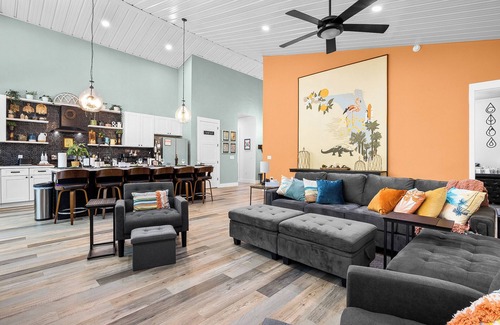 High Springs Casa | River Front Barndo- 30 mins to UF and UF Health Shands