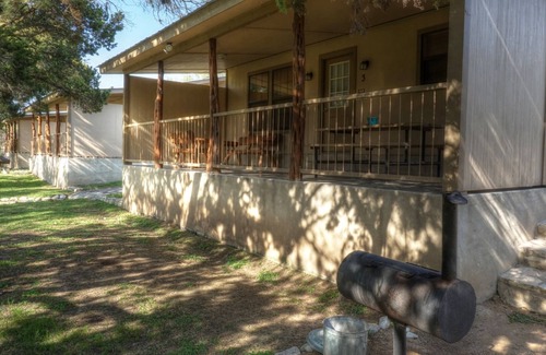 Sabinal Cabina | River Front cabin with access to shared pool!