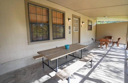 Sabinal Cabina | River Front cabin with access to shared pool!