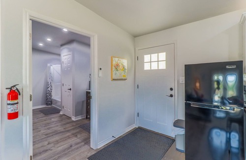 Albany Casa | River front comfort at Lucinda's Cabin