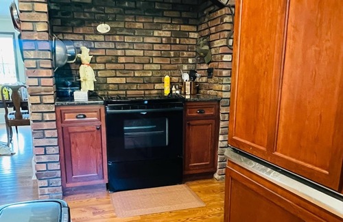 Benton Harbor Casa | River front fully furnished 4 bedroom homen