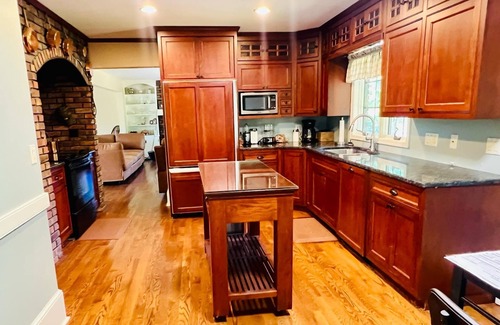 Benton Harbor Casa | River front fully furnished 4 bedroom homen