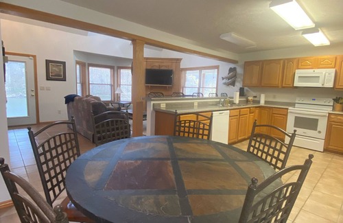Mountain Home Casa | River-front home perfect for a getaway or fishing excursion. Pet-friendly!