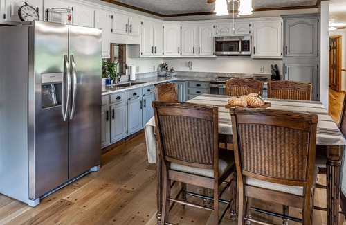 Elizabethton Casa | ** NUEVO LISTADO ** Casa frente al río con 60 pies de acceso privado al agua
