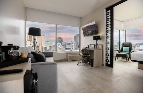 Guayaquil Hotel | River Garden Hotel & Suites