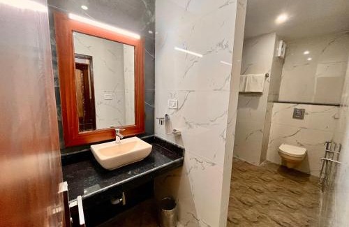 Chatra Hotel | River Grand Resort - A Peaceful Stay Kempty Fall Mussoorie by Sitara Group