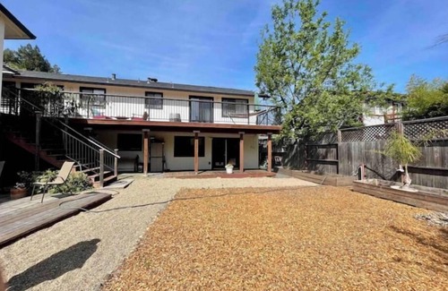 Guerneville Casa | River Haven: Hot Tub, Outdoor Lounge, Walk to Beach