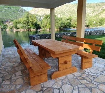 Hodbina Apartamento | River House Buna