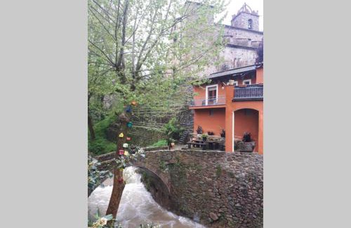 Osor Casa | River house Casa junto al río