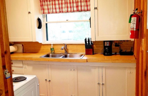 Blue River Cabaña | River House on the McKenzie