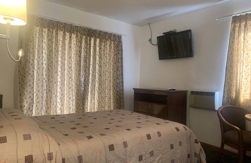 Fox River Grove Hotel | River Inn Motel