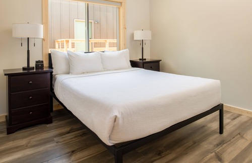 Boardman Hotel | River Lodge And Grill