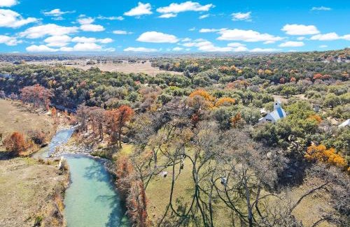 Wimberley Cabina | River Lodge- Llano Suite