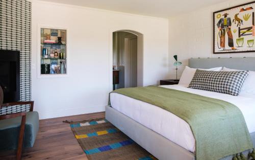 Paso Robles Hotel | River Lodge Paso - 21 & Over Pool