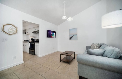 Southpoint Casa | River Manor - 2bed/1 bath