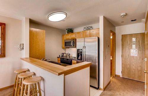 Historic District Hotel | River Mountain Lodge
