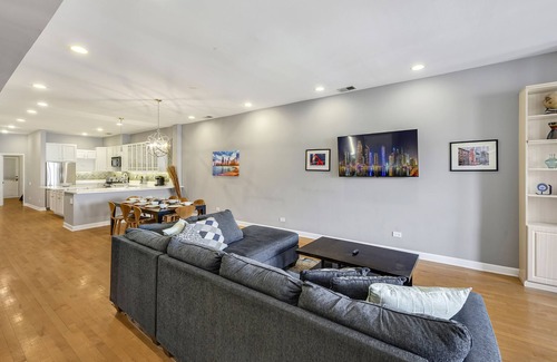 Killgubbin Apartamento | River North 3BR/2BA: HUGE, Parking, Center Chicago