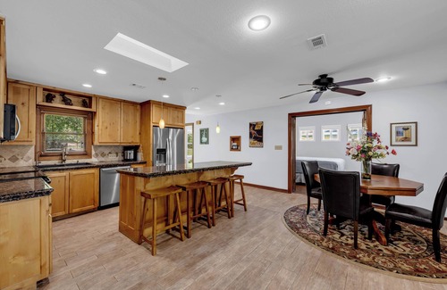 Kingsland Casa | River Oaks Place
