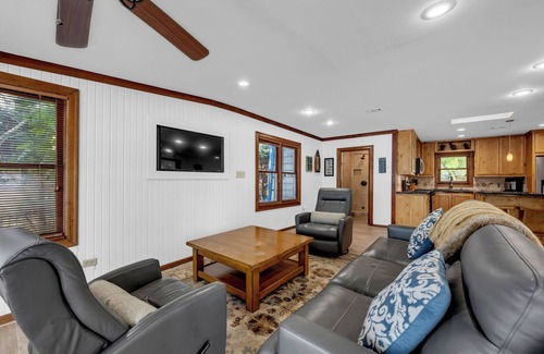 Kingsland Casa | River Oaks Place