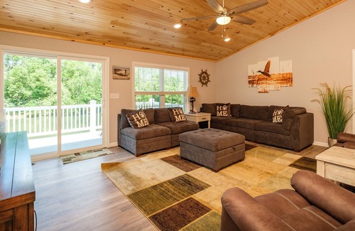 Elkton Casa | River Oasis- Enjoy this River Front property- 20 min. from Massanutten Resort