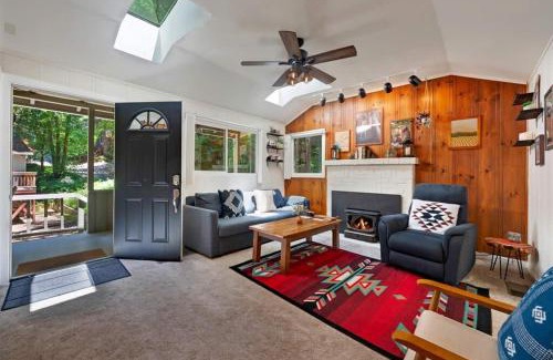 Rio Nido Casa | River Otter Hot Tub BBQ Fire Pit Russian River Gem