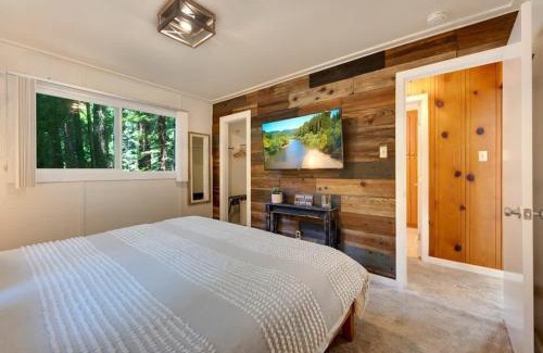Rio Nido Casa | River Otter Hot Tub BBQ Fire Pit Russian River Gem