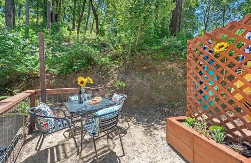 Rio Nido Casa | River Otter Hot Tub BBQ Fire Pit Russian River Gem