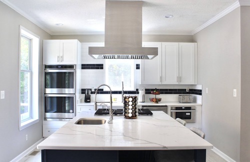 Lancaster Casa | River Pointe Place- Waterfront -Private Dock -Hot Tub/Spa