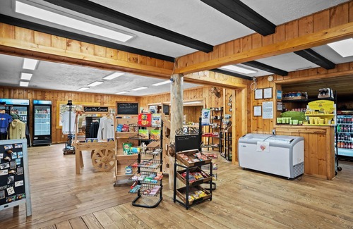 Almont Casa | River & Ranch Retreat: Fish, Raft, Hike & Ride in Rocky Mountain Bliss