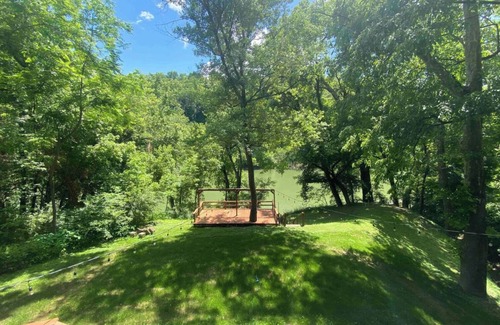 Richmond Casa | River Relaxation - Calm Riverfront Home in Winchester Kentucky