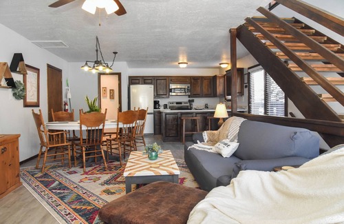 Red River Casa | River Rider at Brookside