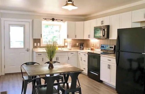 Van Buren Casa | River Ridge Retreat